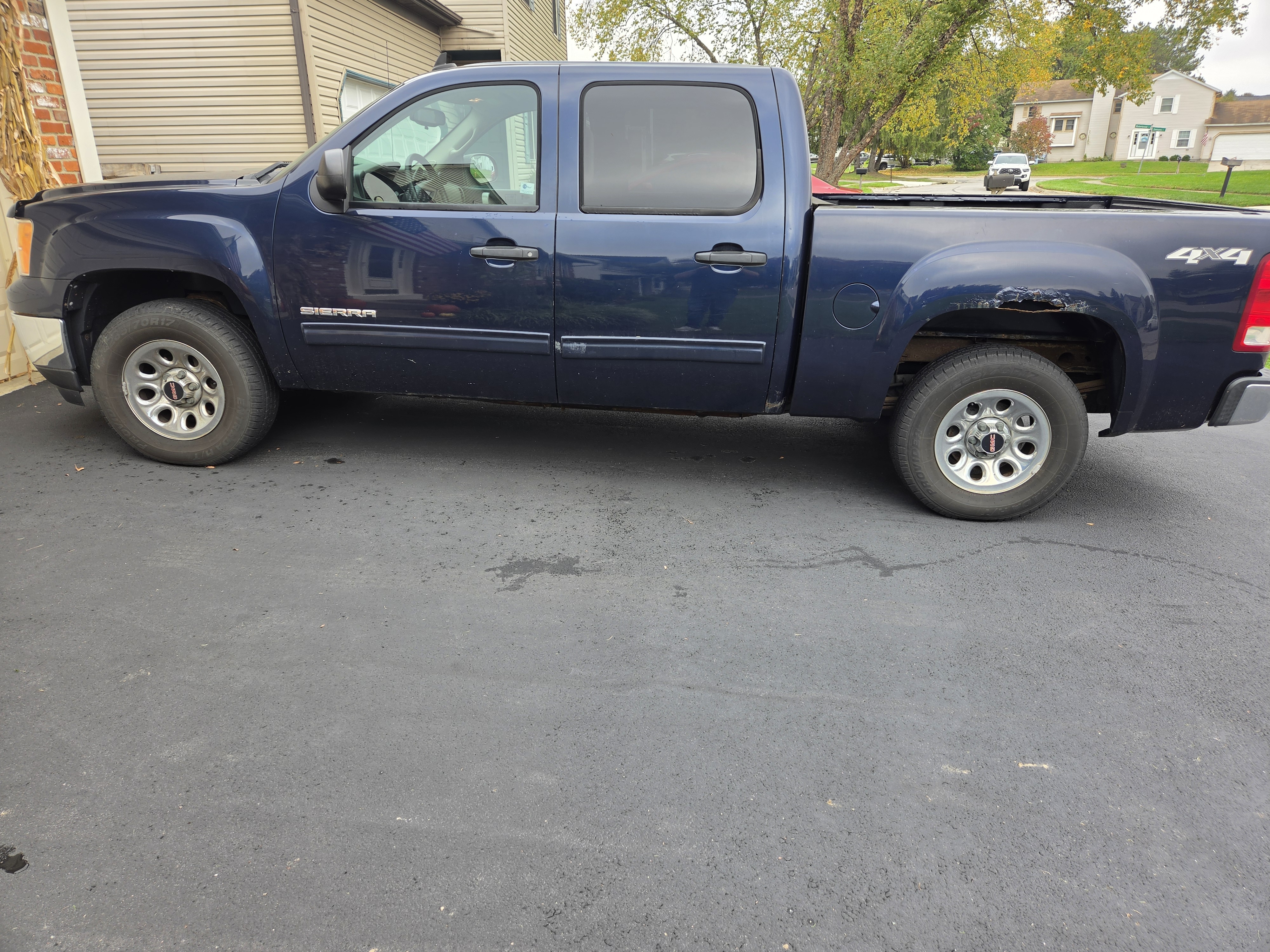 Used 2010 GMC Sierra 1500 SL AWD/4WD image 5