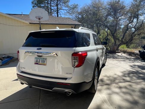 Used 2020 Ford Explorer Limited w/ Hybrid Equipment Group 310A RWD image 10
