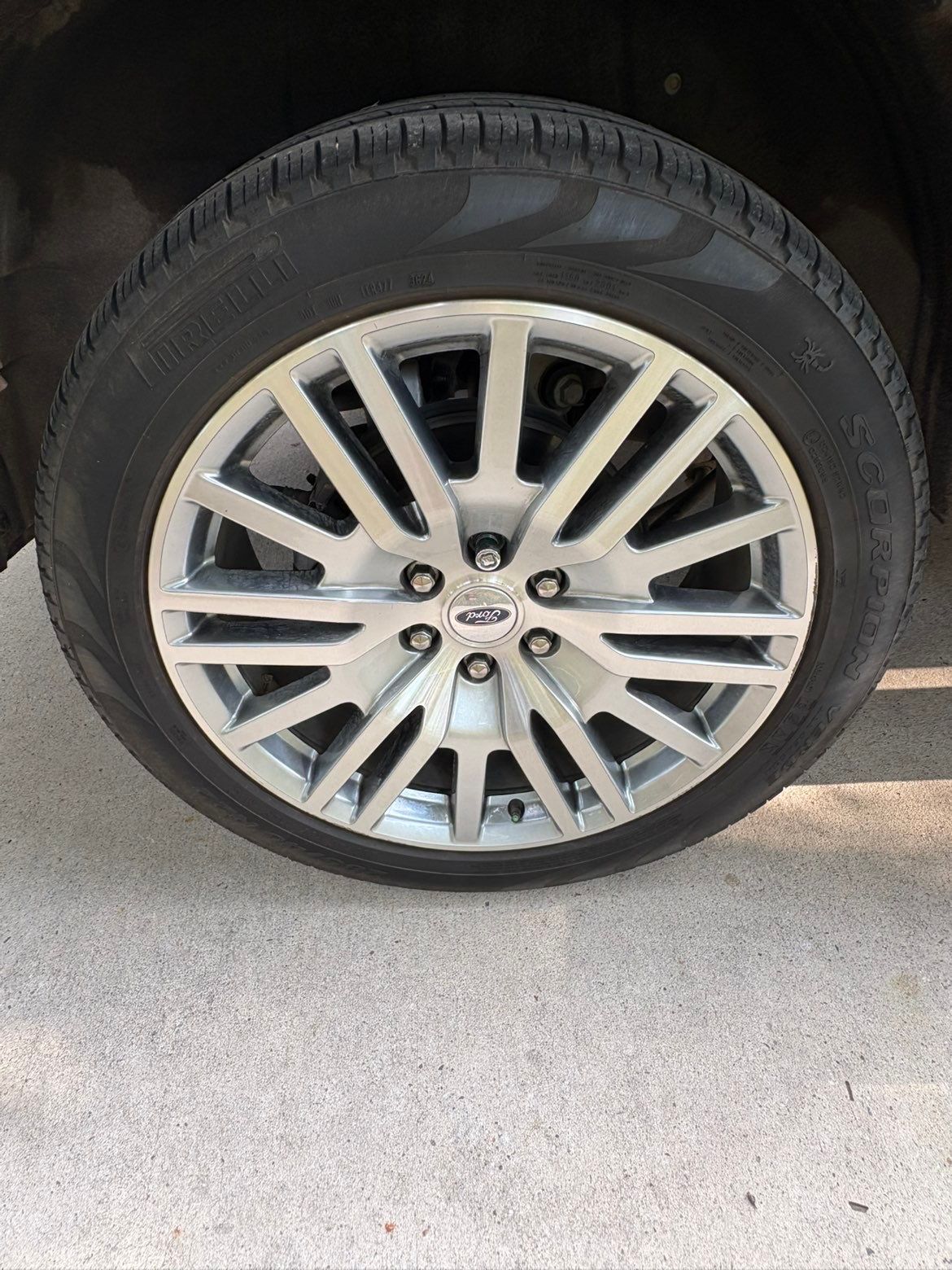 Used 2024 Ford Expedition Limited RWD image 13