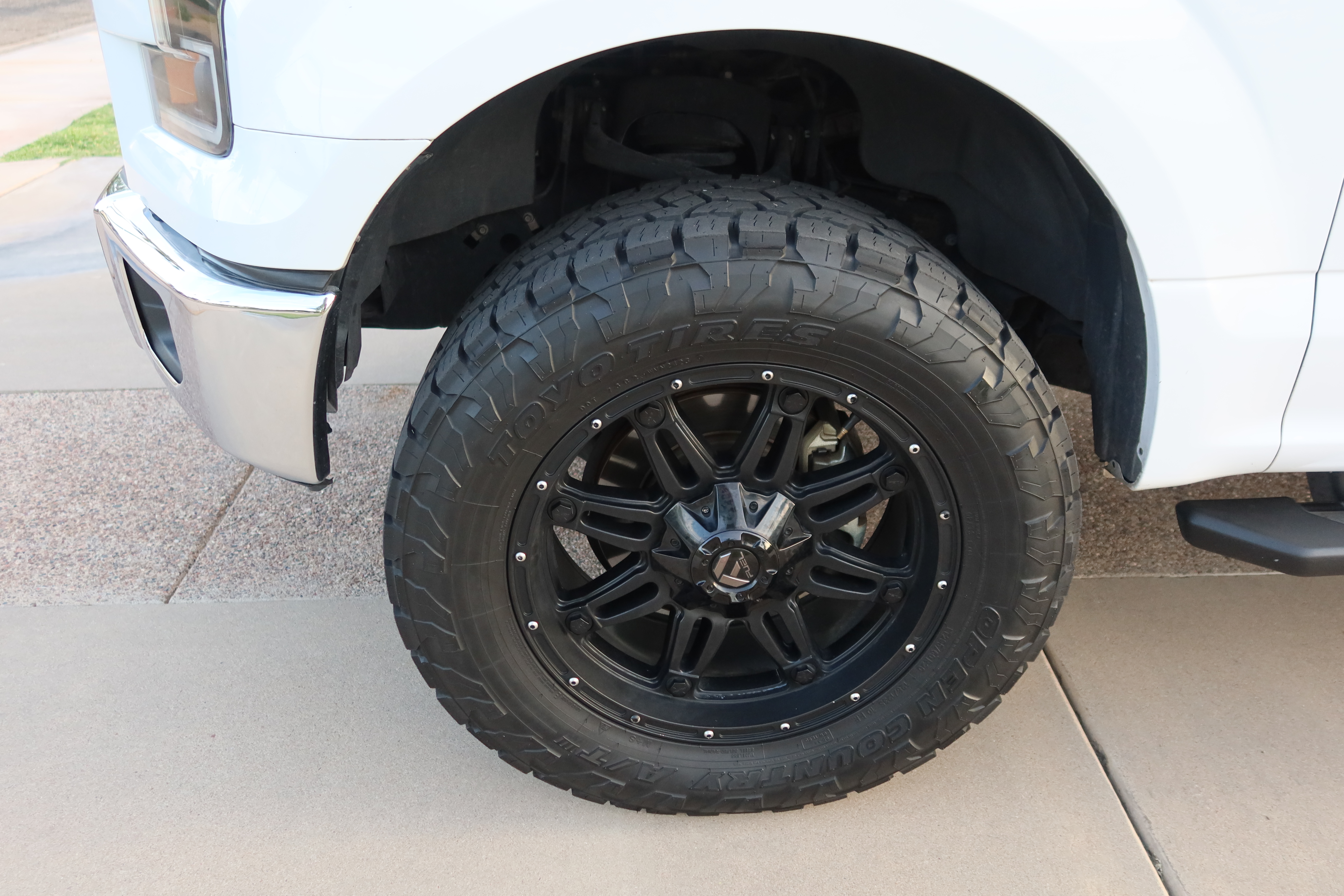 Used 2017 Ford F150 XLT w/ Equipment Group 302A Luxury AWD/4WD image 10