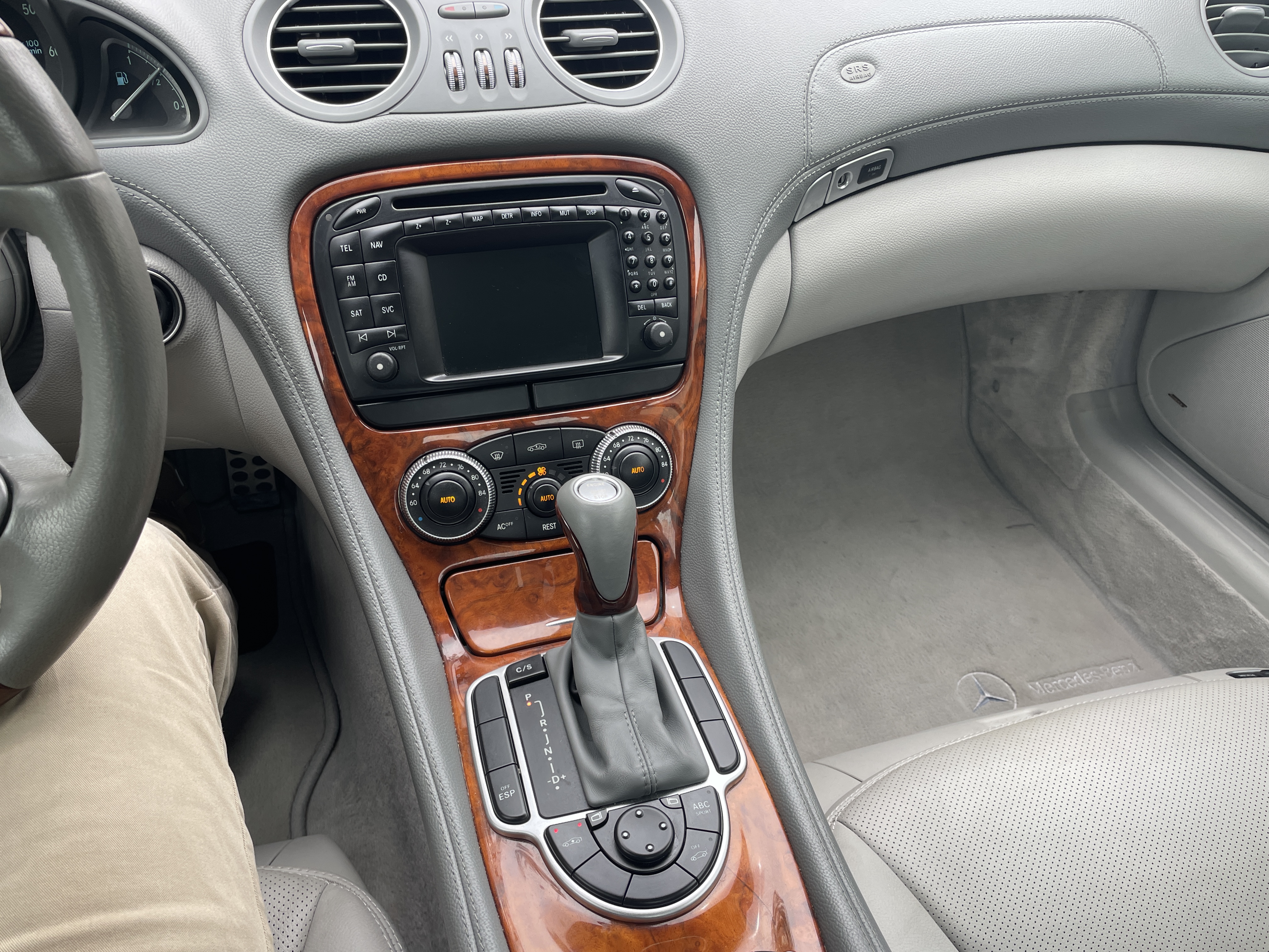 Used 2004 Mercedes-Benz SL 500 w/ AMG Sport Pkg image 11