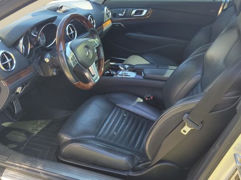 Used 2013 Mercedes-Benz SL 550 SL 550 Roadster 2D image 4