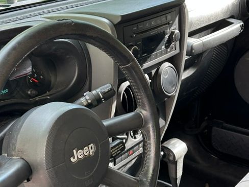 Used 2008 Jeep Wrangler X AWD/4WD image 9