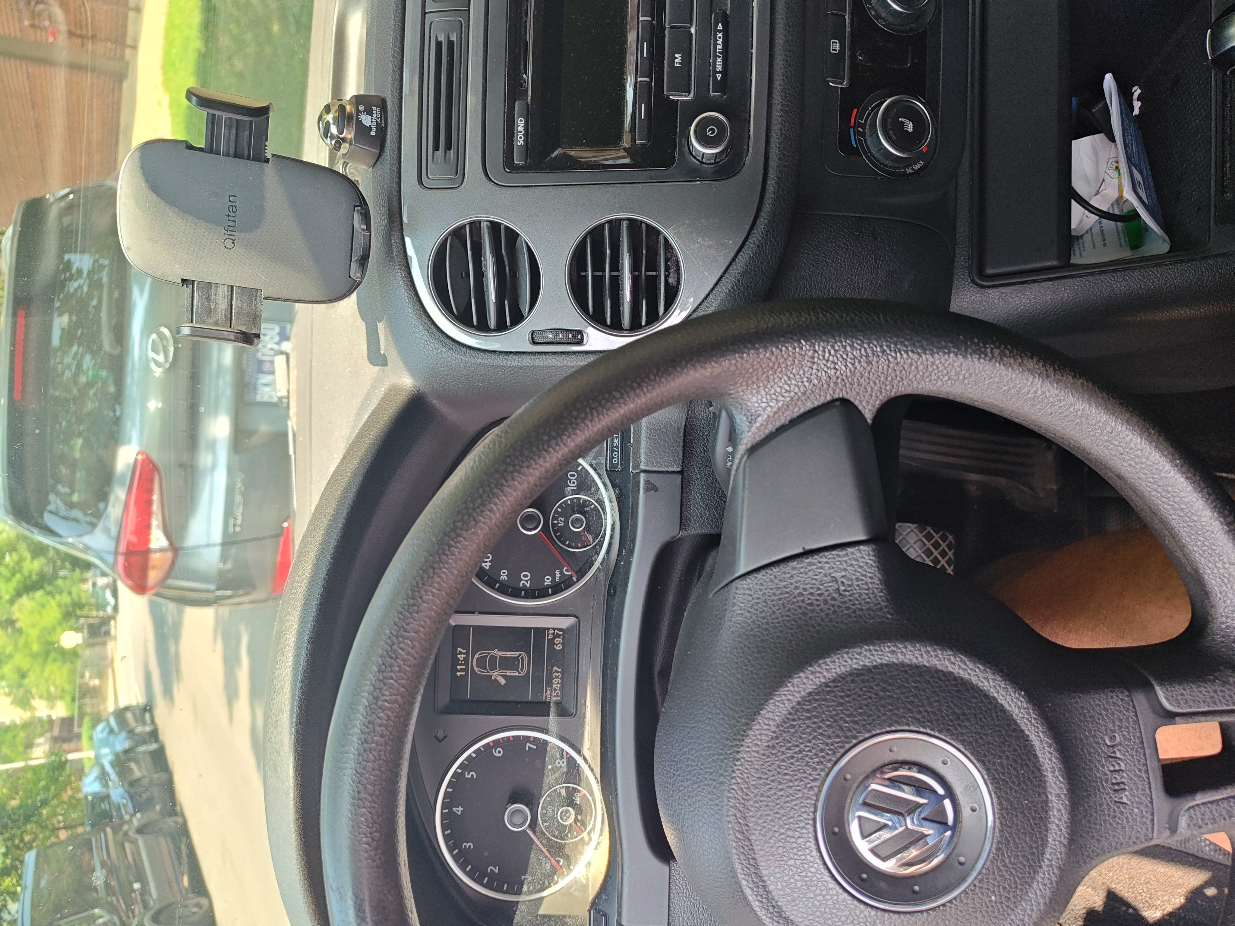 Used 2012 Volkswagen Tiguan LE FWD image 6