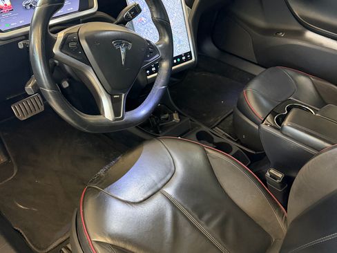 Used 2013 Tesla Model S Performance RWD image 4