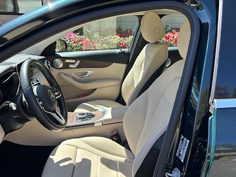 Used 2019 Mercedes-Benz C 300 Sedan image 5