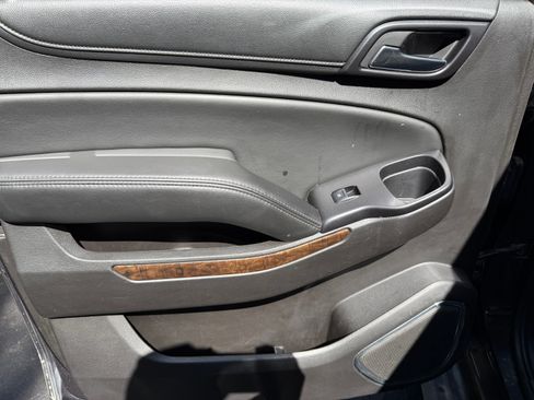 Used 2016 Chevrolet Suburban LT image 23