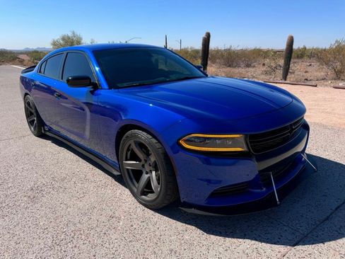Used 2018 Dodge Charger SXT w/ Blacktop Package RWD image 13