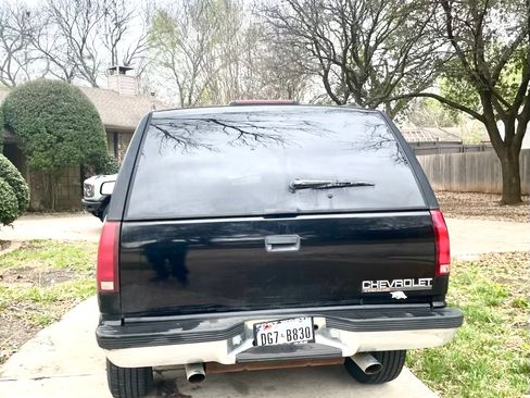 Used 1996 Chevrolet Tahoe 4WD 2-Door image 2