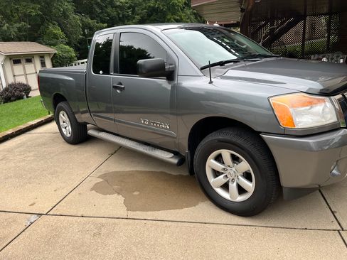 Used 2014 Nissan Titan SV w/ SV Value Truck Package AWD/4WD image 1