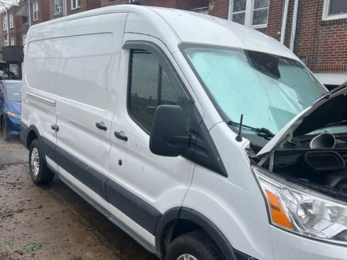 Used 2016 Ford Transit 150 148 Medium Roof w/ Exterior Upgrade Package image 11