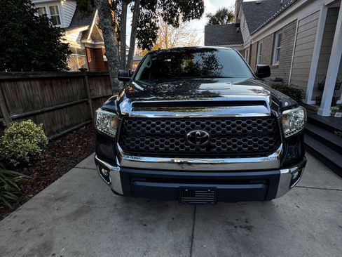Used 2018 Toyota Tundra SR5 image 6