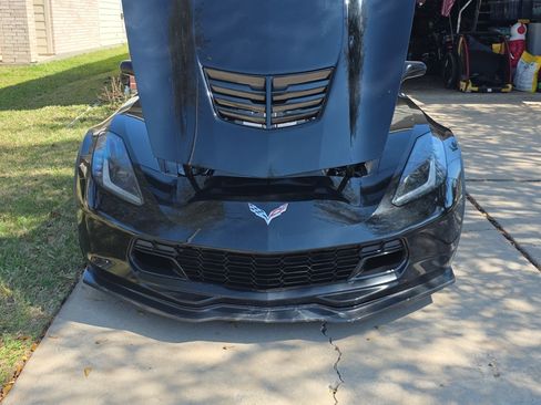 Used 2015 Chevrolet Corvette Z06 w/ 3LZ Preferred Equipment Group image 9