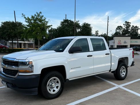 Used 2018 Chevrolet Silverado 1500 W/T w/ Trailering Package AWD/4WD image 5