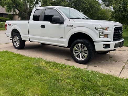 Used 2017 Ford F150 XL w/ Equipment Group 101A Mid AWD/4WD image 4