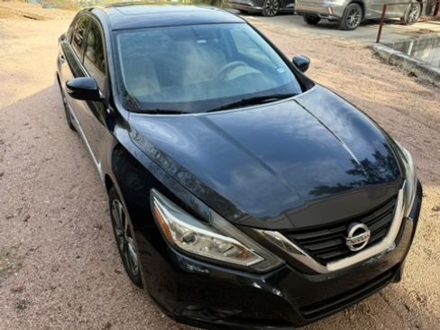 Used 2016 Nissan Altima 2.5 SV w/ Convenience Package image 4