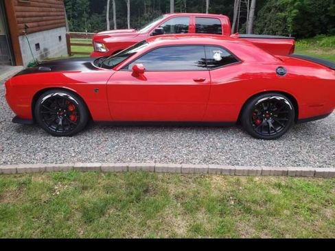Used 2015 Dodge Challenger SRT Hellcat image 6
