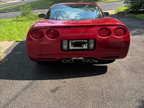 Used 2001 Chevrolet Corvette Coupe w/ Preferred Equipment Group2 RWD image 10