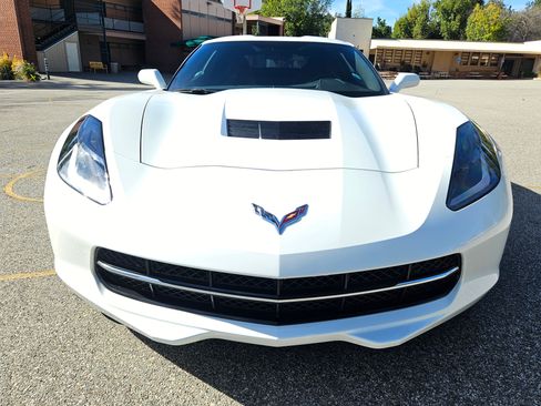 Used 2018 Chevrolet Corvette Stingray Coupe w/ Battery Protection Package image 12