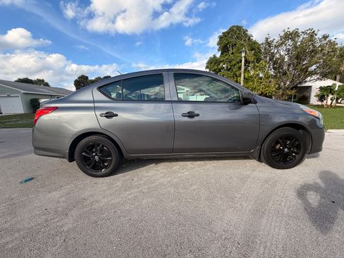 Used 2019 Nissan Versa S Plus image 9