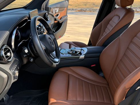 Used 2018 Mercedes-Benz GLC 43 AMG 4MATIC image 10