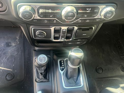 Used 2021 Jeep Wrangler Unlimited Sport w/ Sun And Sound Package AWD/4WD image 11