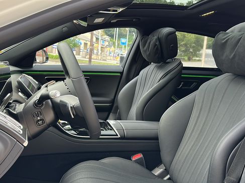 Used 2023 Mercedes-Benz S 500 4MATIC image 13