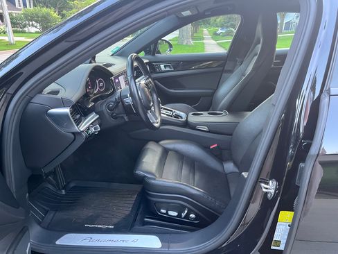 Used 2019 Porsche Panamera 4 AWD/4WD image 5