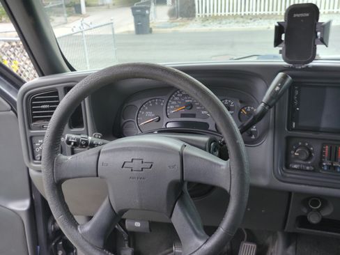 Used 2003 Chevrolet Silverado 1500 LS image 13