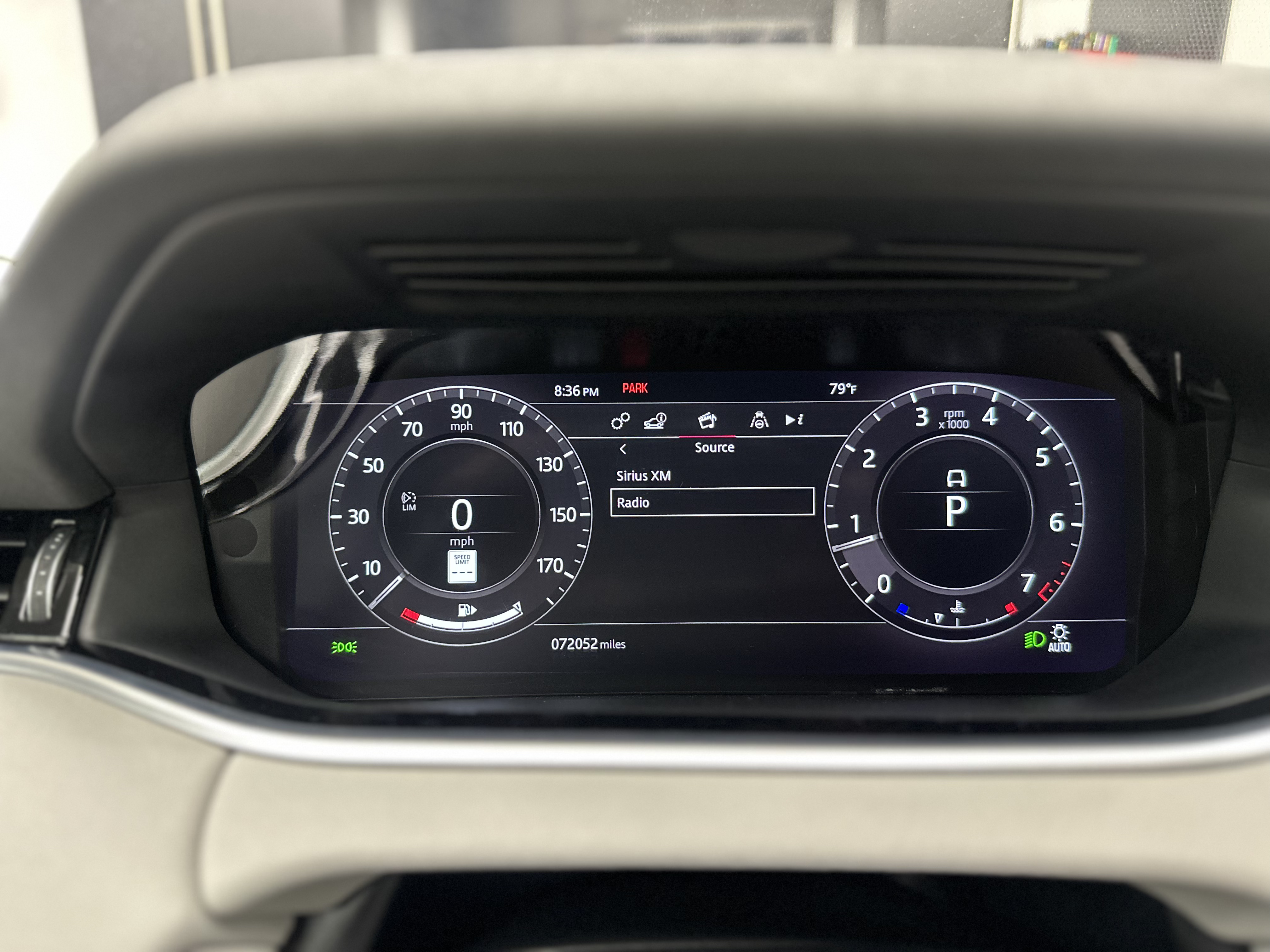 Used 2020 Land Rover Range Rover Evoque SE AWD/4WD image 9