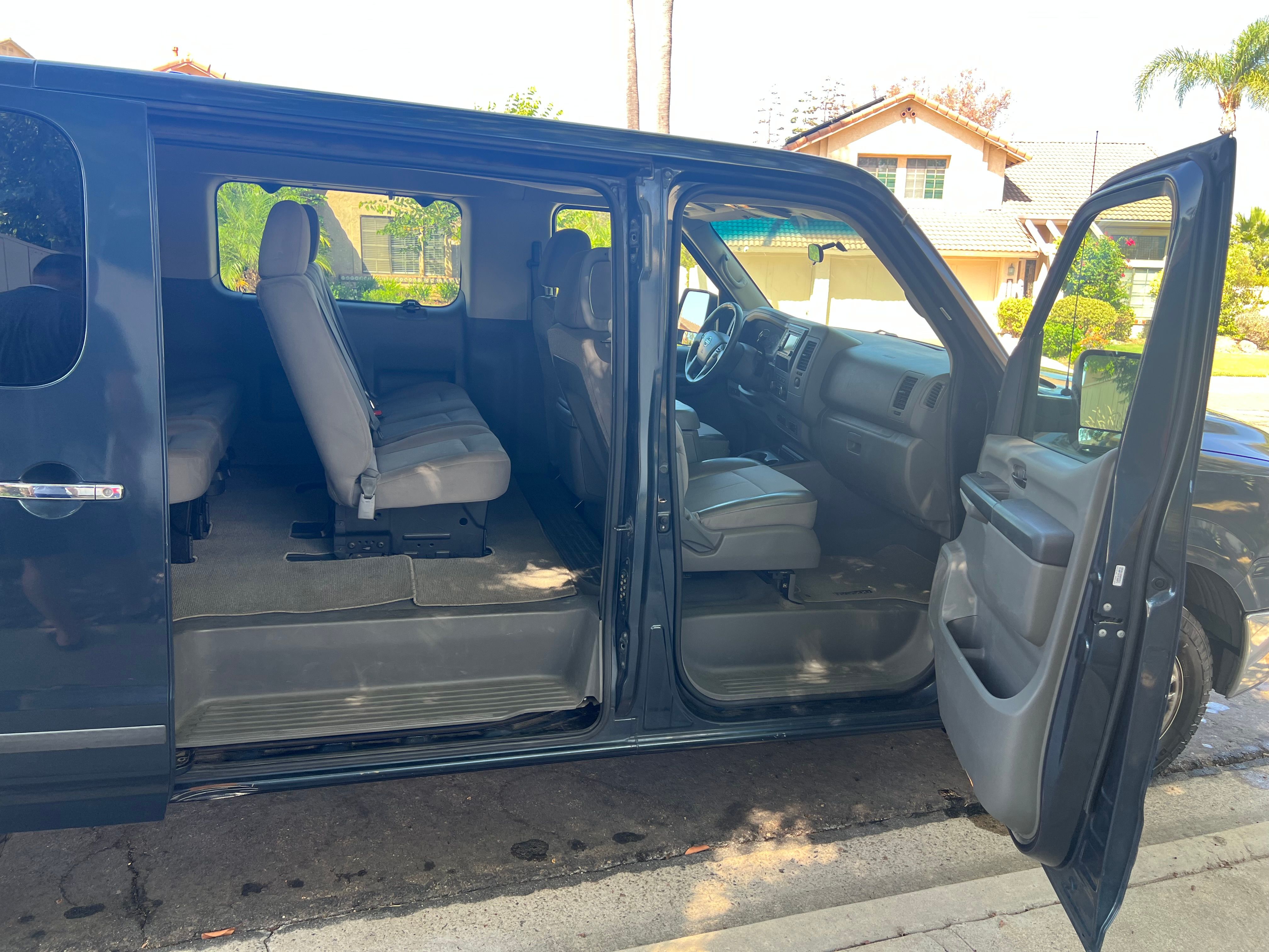 Used 2017 Nissan NV 3500 SV w/ SV Technology Package RWD image 12