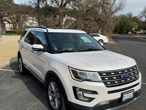 Used 2017 Ford Explorer Limited w/ Equipment Group 301A image 1