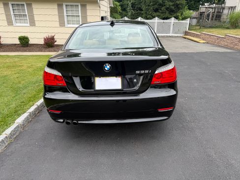 Used 2010 BMW 535i xDrive Sedan AWD/4WD image 5