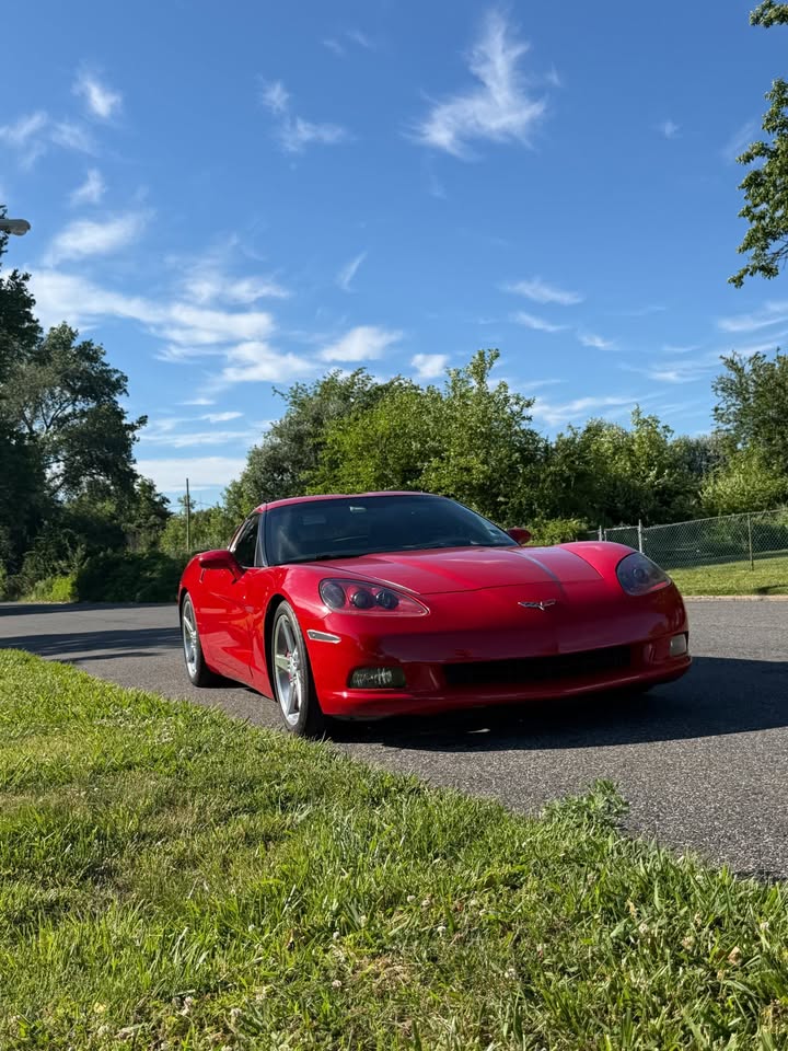 Used 2006 Chevrolet Corvette Coupe w/ Preferred Equipment Group RWD image 12