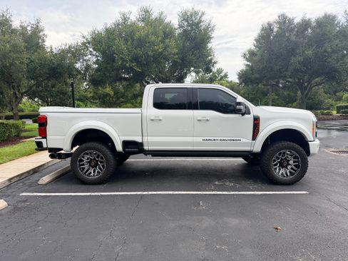 Used 2023 Ford F250 Lariat w/ Lariat Ultimate Package AWD/4WD image 5