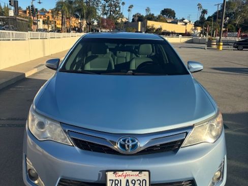 Used 2014 Toyota Camry XLE image 6