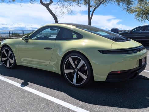 Used 2025 Porsche 911 Carrera RWD image 9