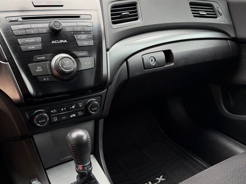 Used 2013 Acura ILX FWD image 17