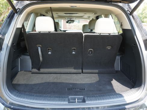 Used 2023 Kia Telluride EX w/ EX Captain's Chair Package FWD image 19