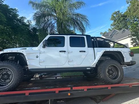 Used 2023 Jeep Gladiator Overland image 6