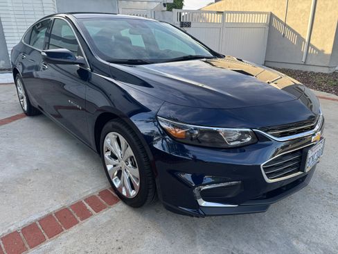 Used 2018 Chevrolet Malibu Premier w/ Driver Confidence Package image 9
