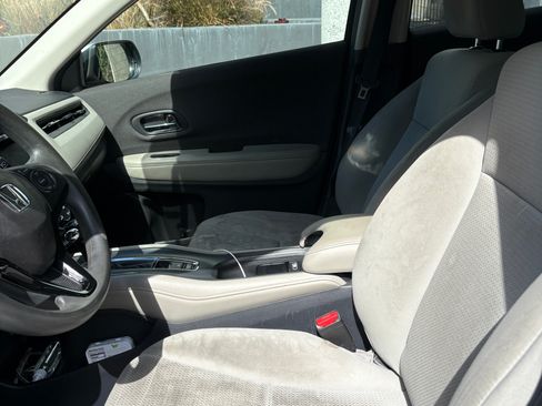 Used 2019 Honda HR-V LX image 22