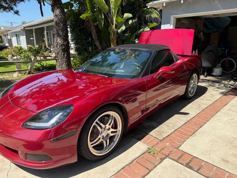 Used 2006 Chevrolet Corvette Convertible w/ Preferred Equipment Group RWD image 4