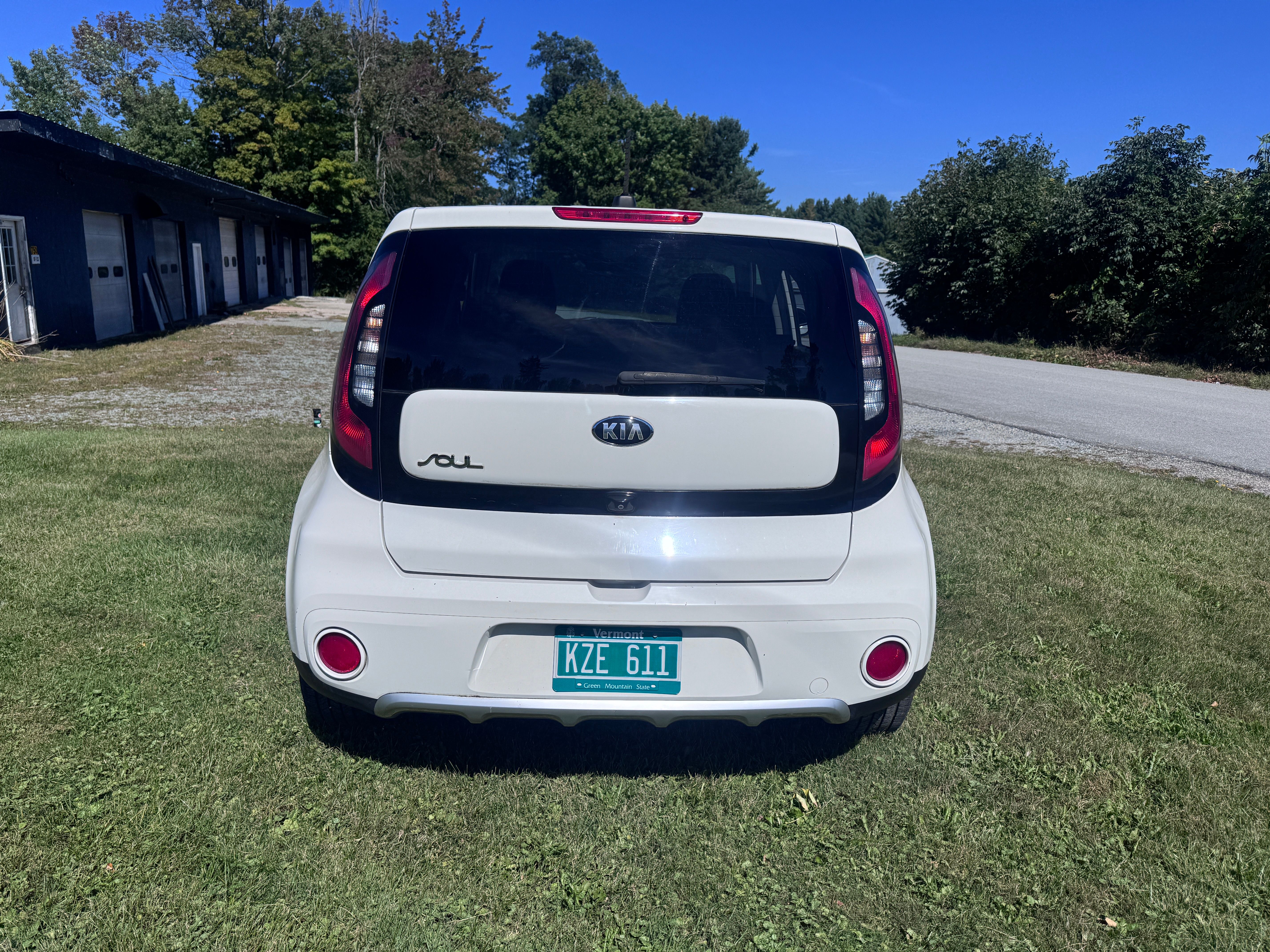 Used 2018 Kia Soul + FWD image 5