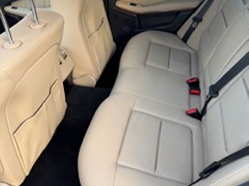 Used 2011 Mercedes-Benz E 350 4MATIC Sedan image 13