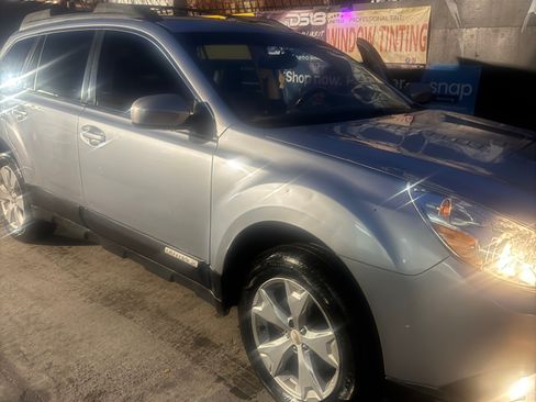 Used 2012 Subaru Outback 2.5i Limited image 19