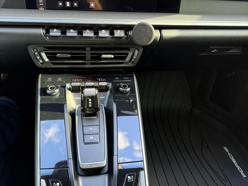 Used 2020 Porsche 911 Carrera image 18