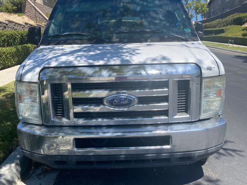 Used 2013 Ford E-350 and Econoline 350 XLT RWD image 1