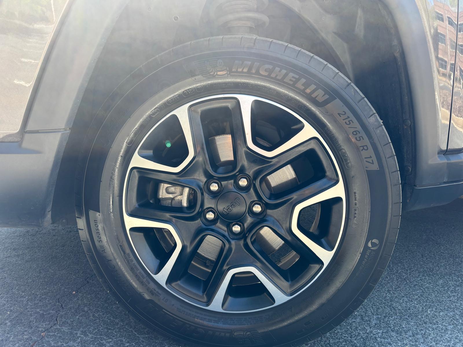 Used 2019 Jeep Compass Trailhawk w/ Cold Weather Group AWD/4WD image 5