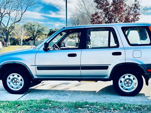 Used 2001 Honda CR-V LX image 4